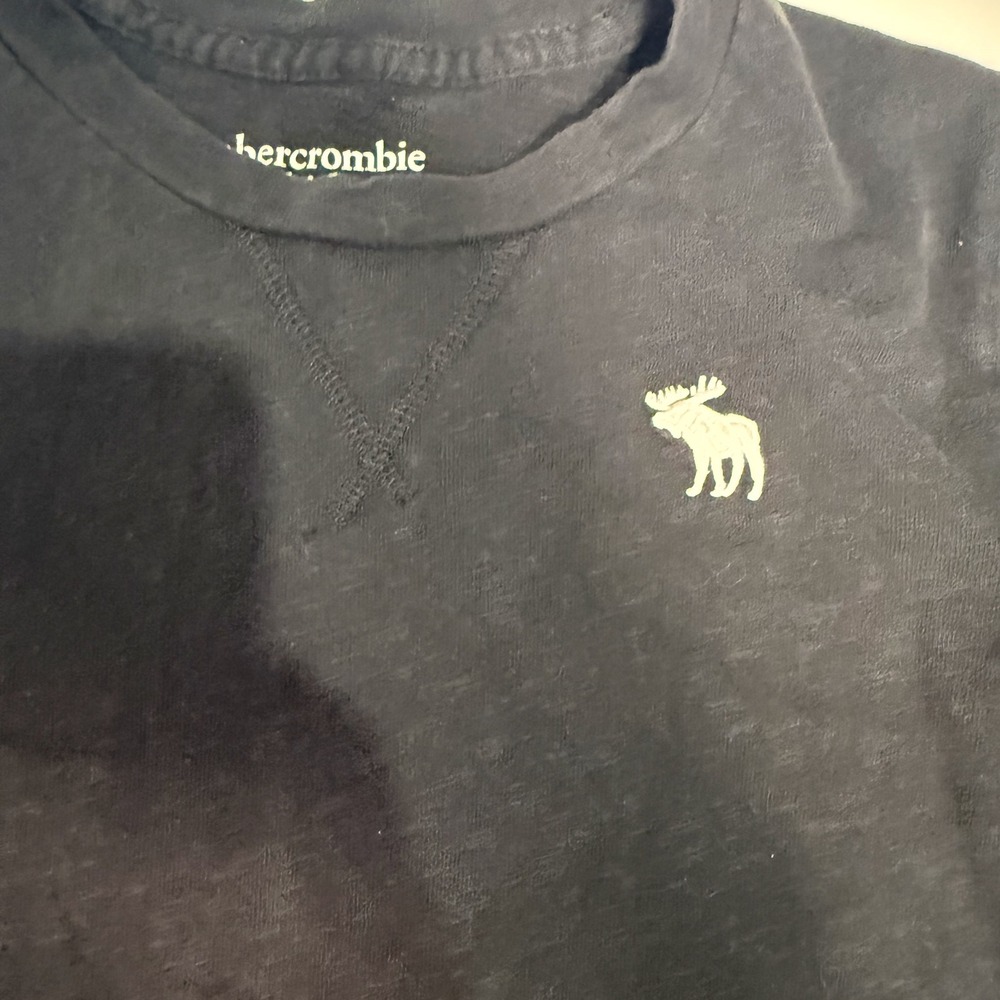 Abercrombie Kids Black Long Sleeve Moose Logo T-Shirt Size 7/8 - Picture 3 of 4
